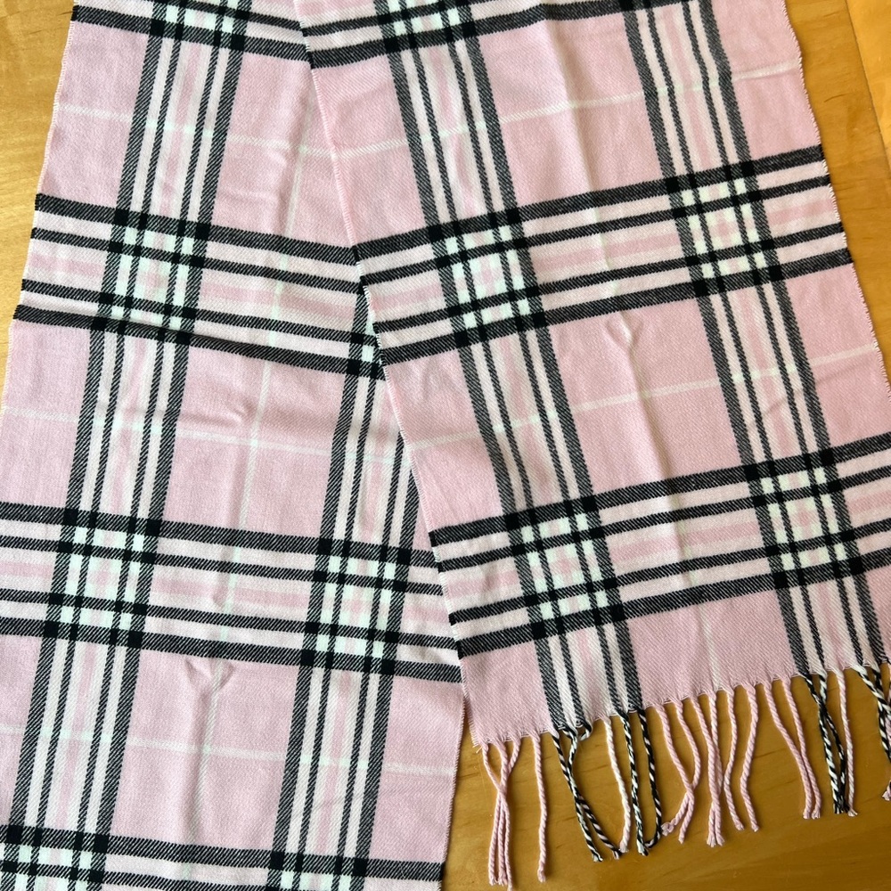 Pink plaid 100% cashmere scarf. Pre-owned/great condition!